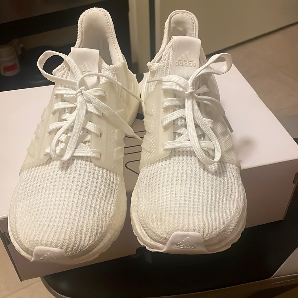 Adidas boost white size 8
